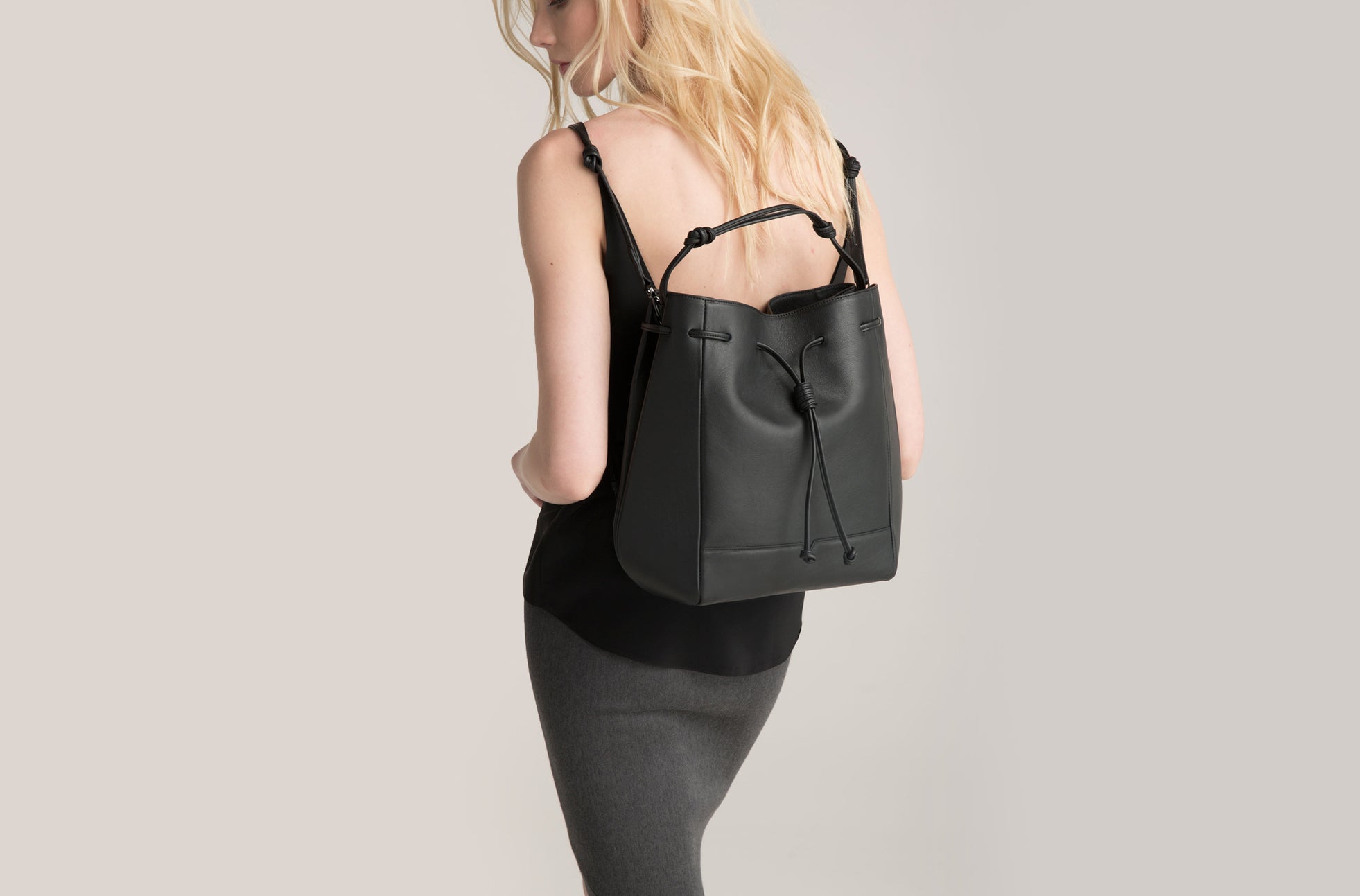 The Large Bucket Backpack - Sample Sale in Technik in Black  image 
