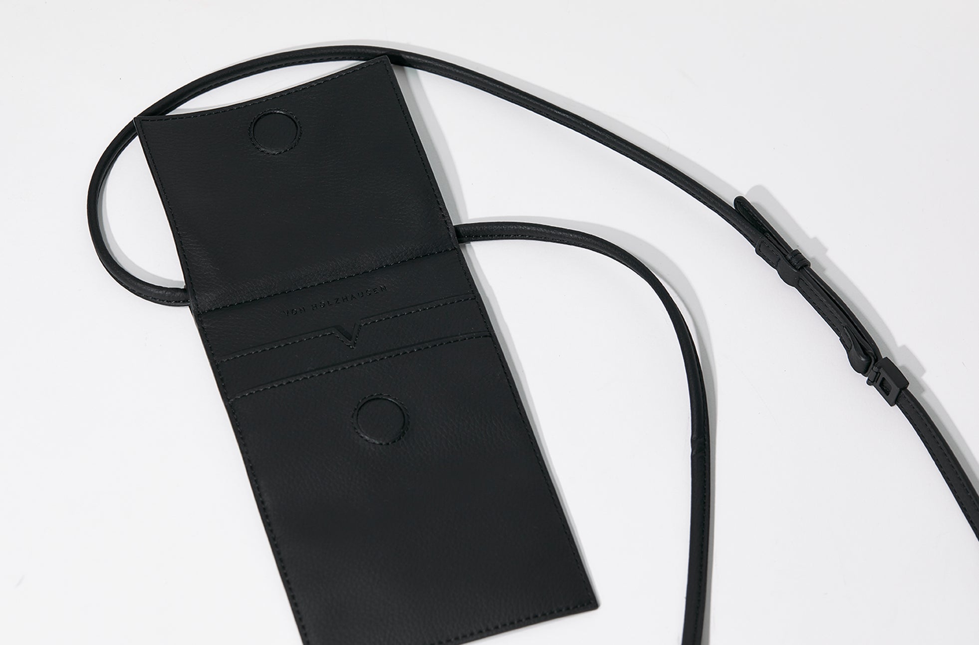 The Micro Bag in Technik in Black image 9