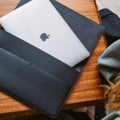 The MacBook Portfolio 14-inch in Technik-Leather in Black image 2