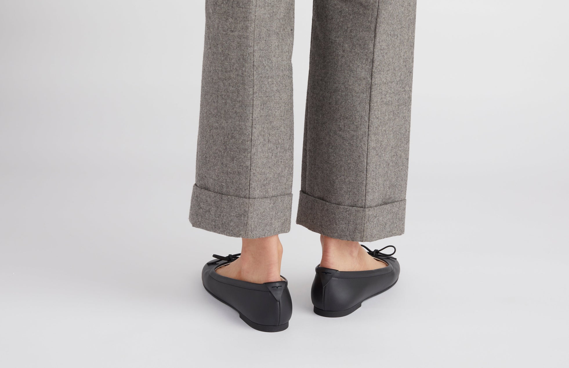 The Ballet Flat - Sample Sale in Banbū in Black image 5