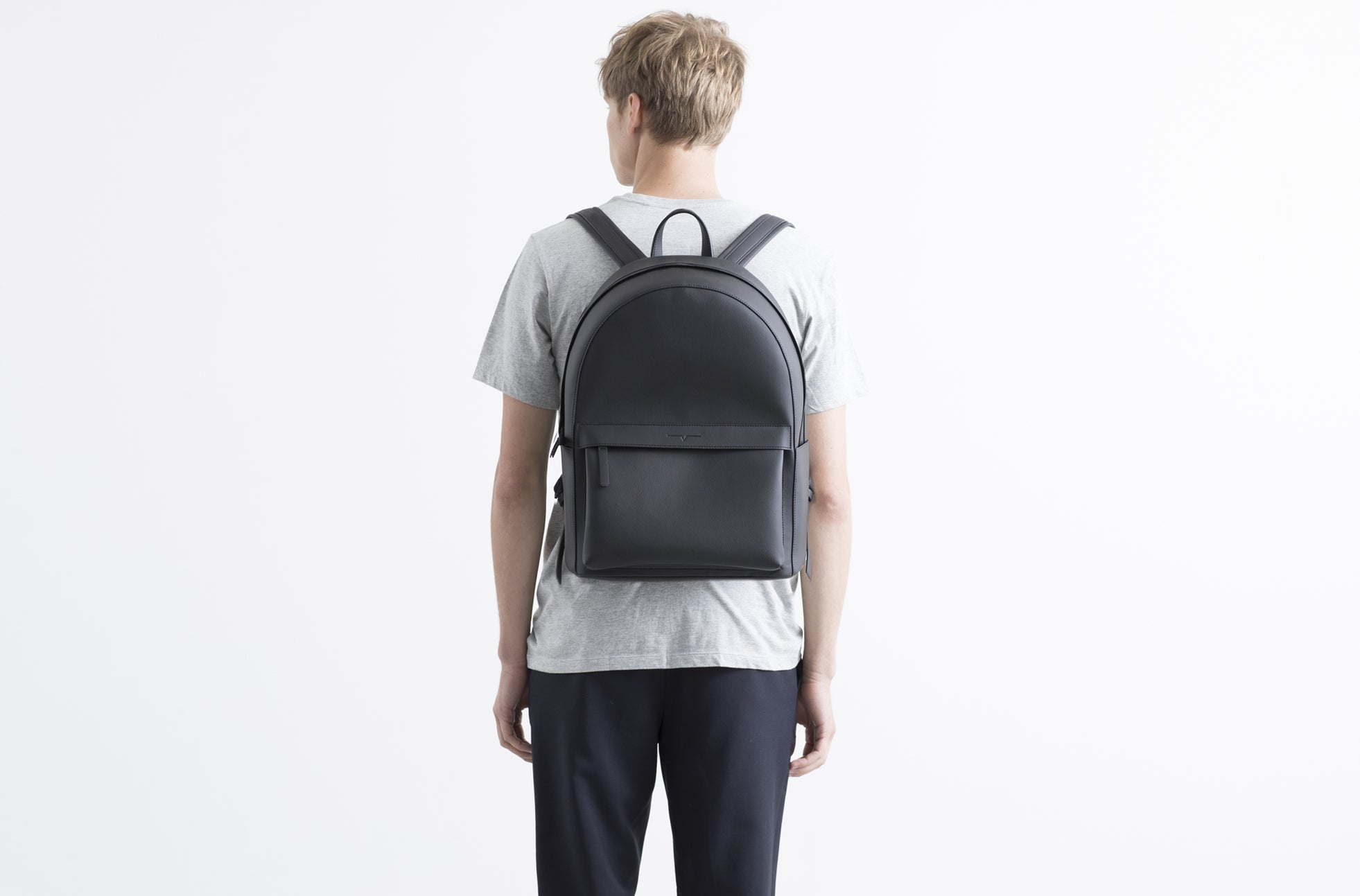 The Classic Backpack in Technik in Black image 8
