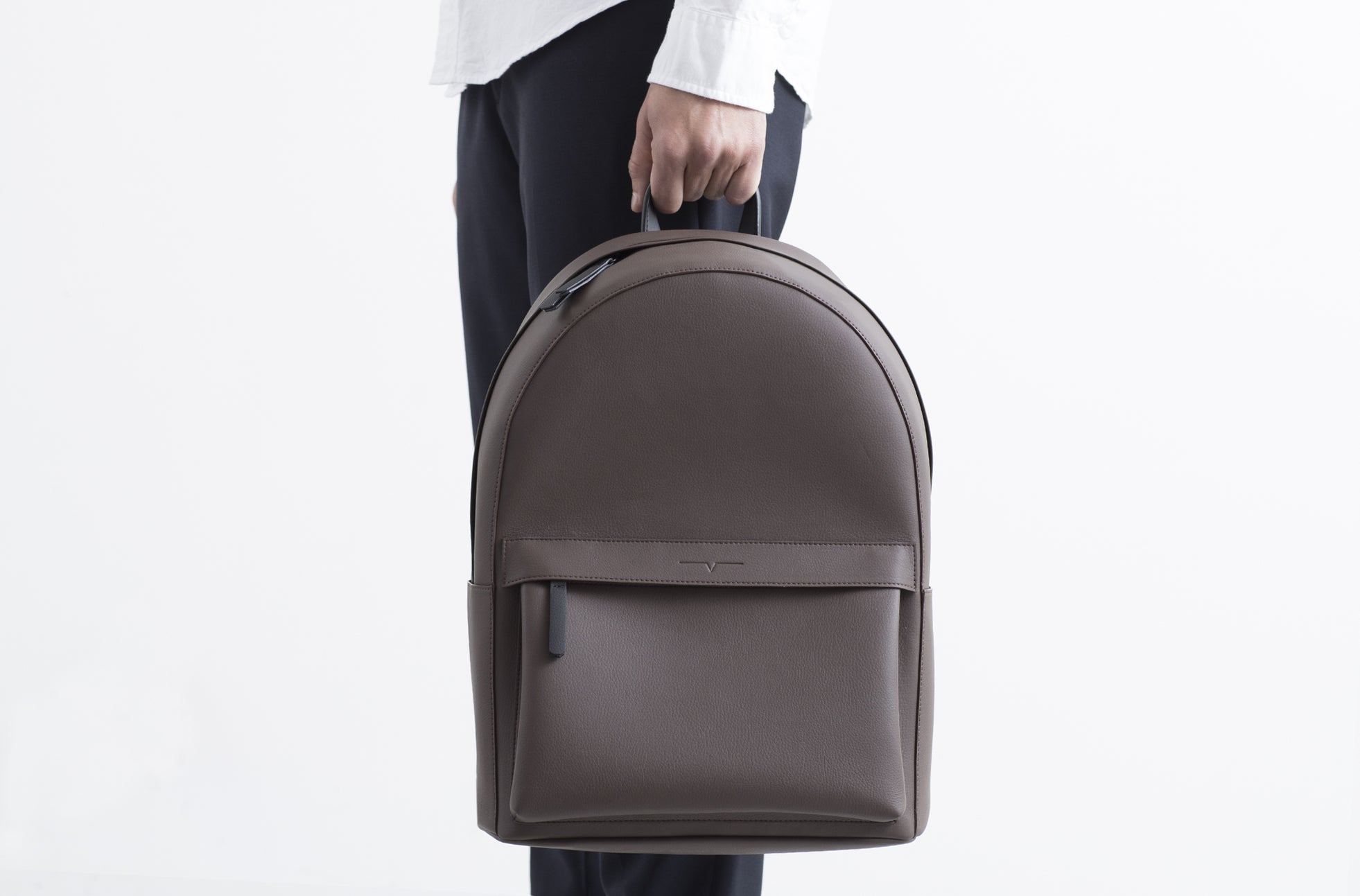 The Classic Backpack in Technik in Taupe and Black image 10