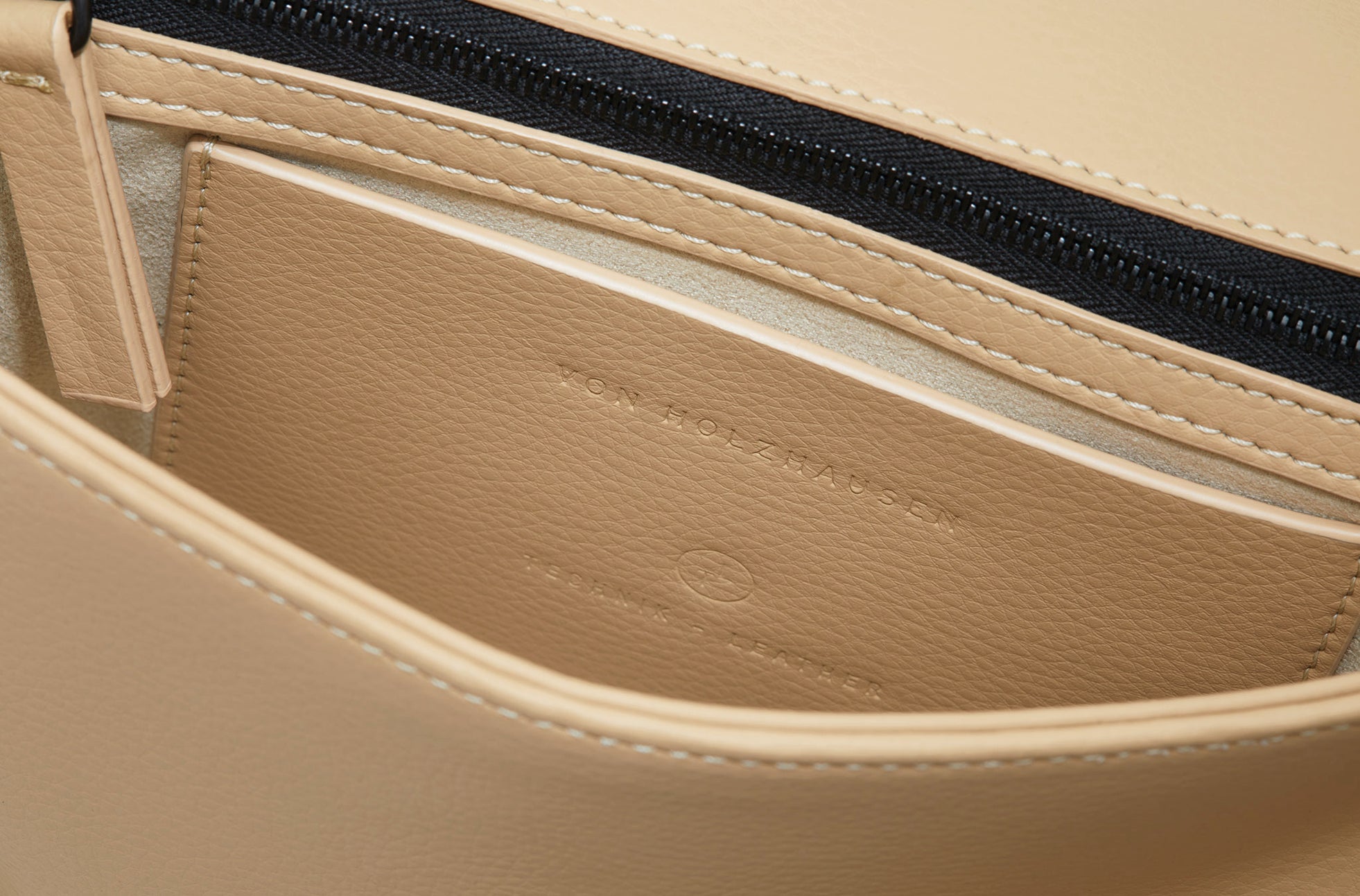 The Baguette in Technik in Sand image 12