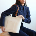 The Market Tote in Technik-Leather in Oat and Caramel image 2