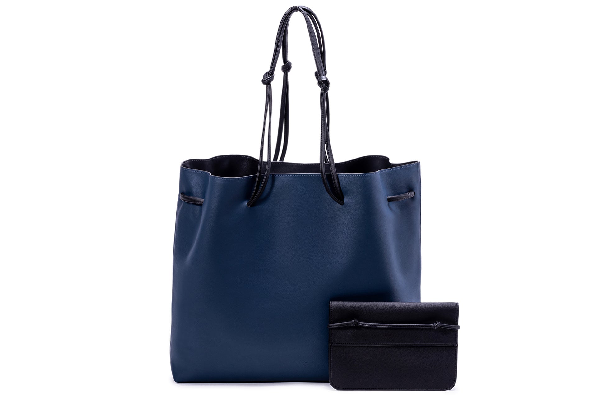 The Reversible Tote - Sample Sale in Technik in Black / Denim image 12