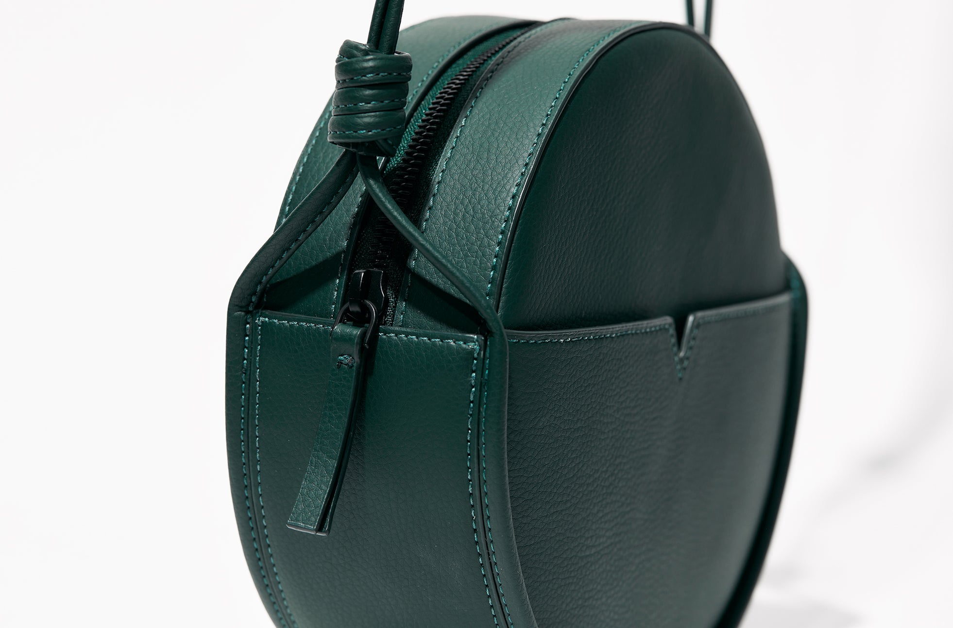 The Circle Crossbody in Banbū Leather in Forest image 5