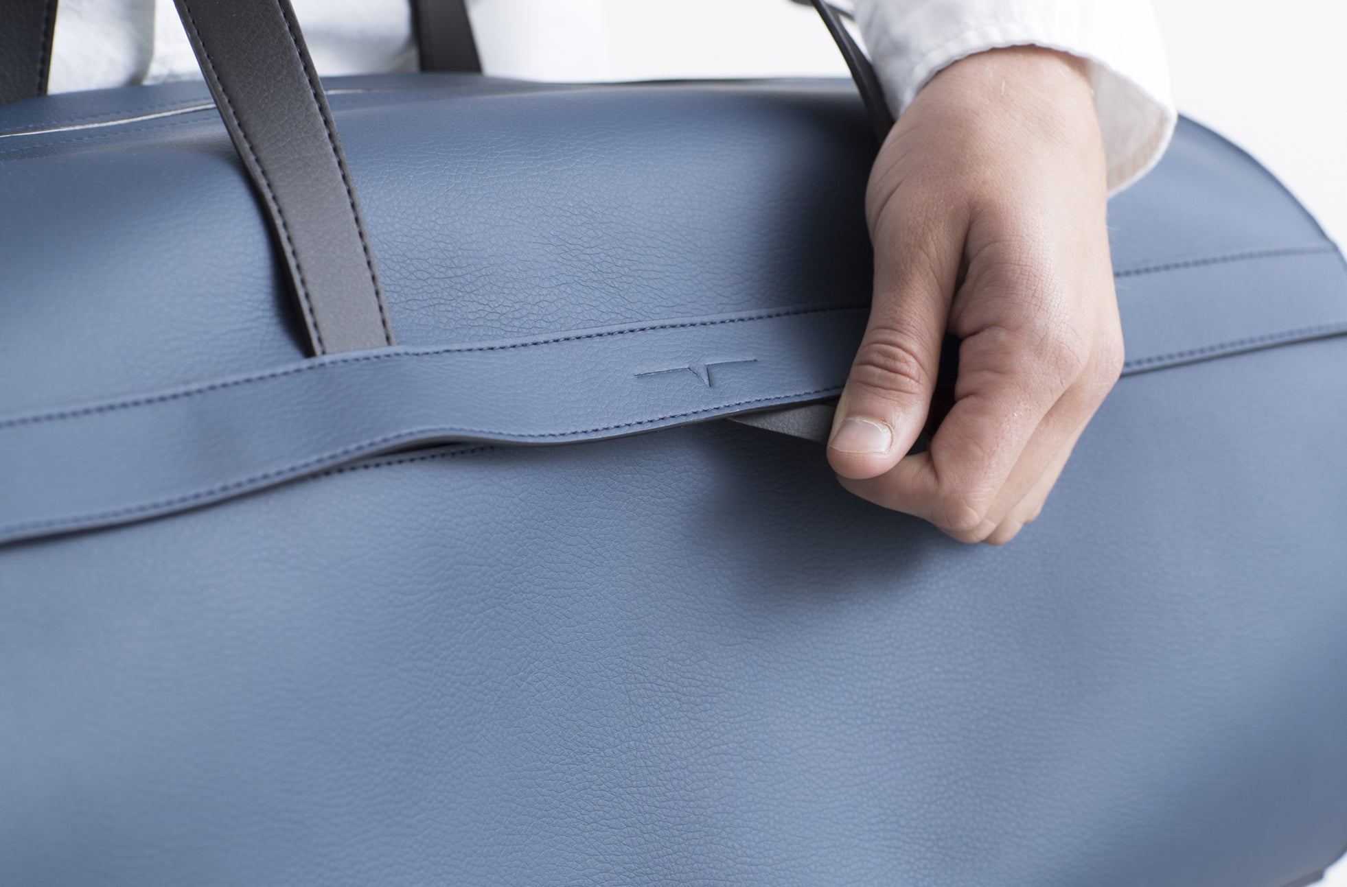 The Duffel in Technik in Denim and Black image 9