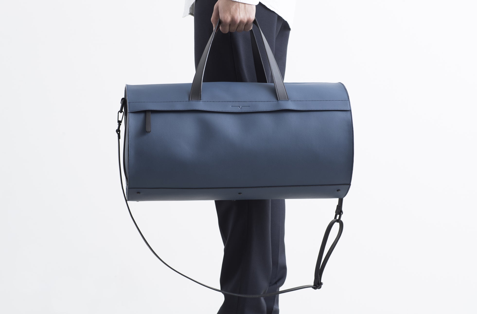 The Duffel in Technik in Denim and Black image 4