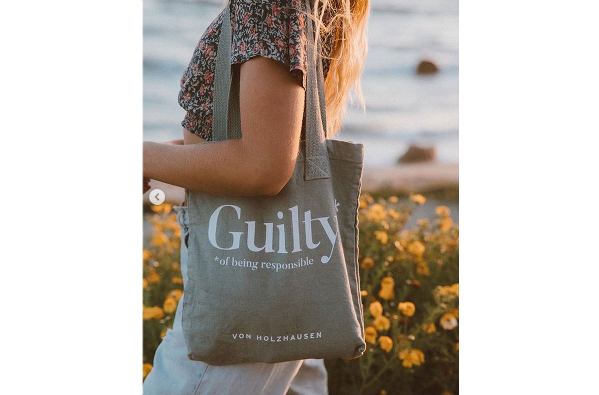 The Guilty Tote - Sample Sale in Organic Cotton in Taupe image 4