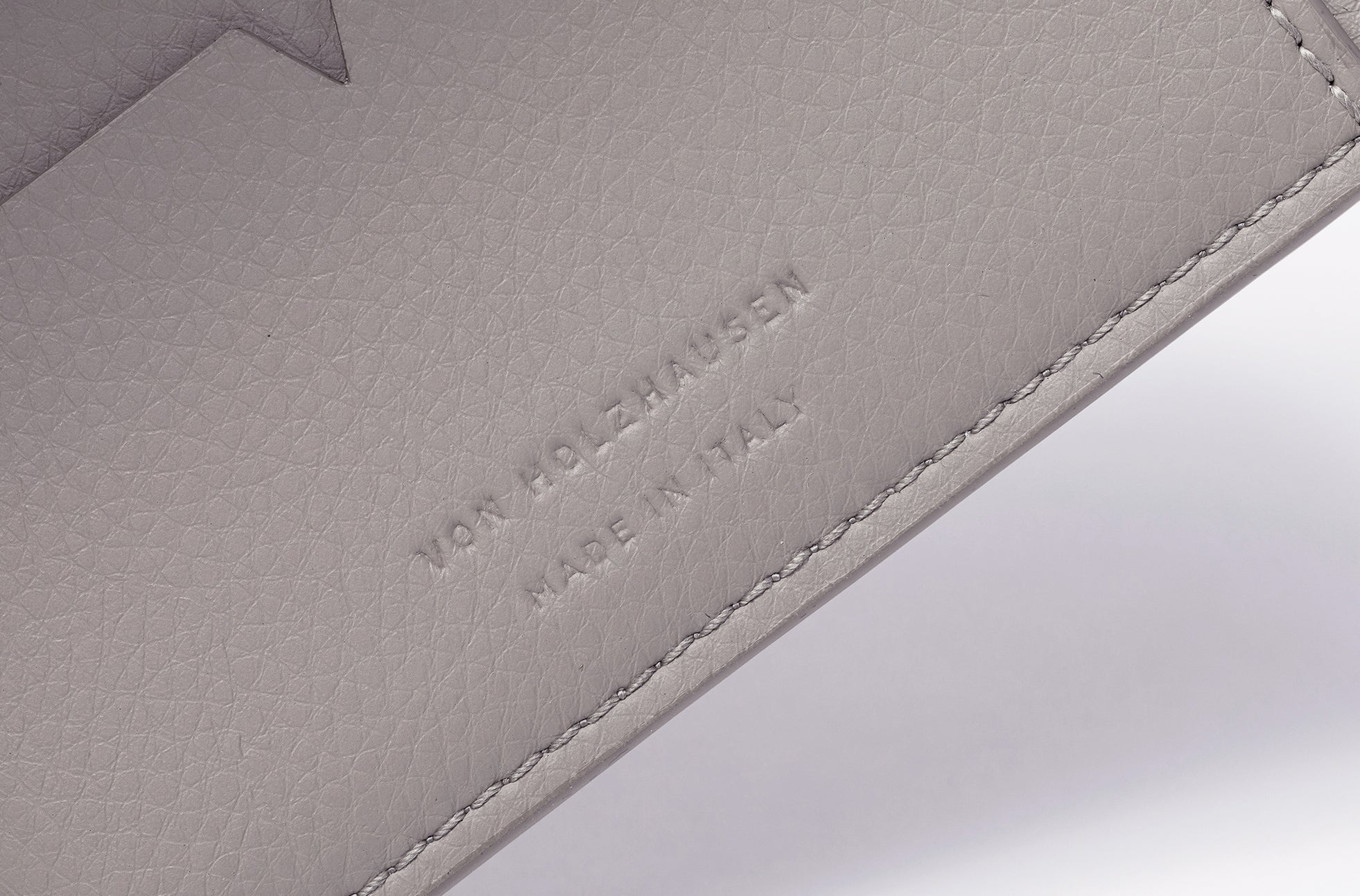 The Fold Wallet in Technik-Leather in Stone image 9