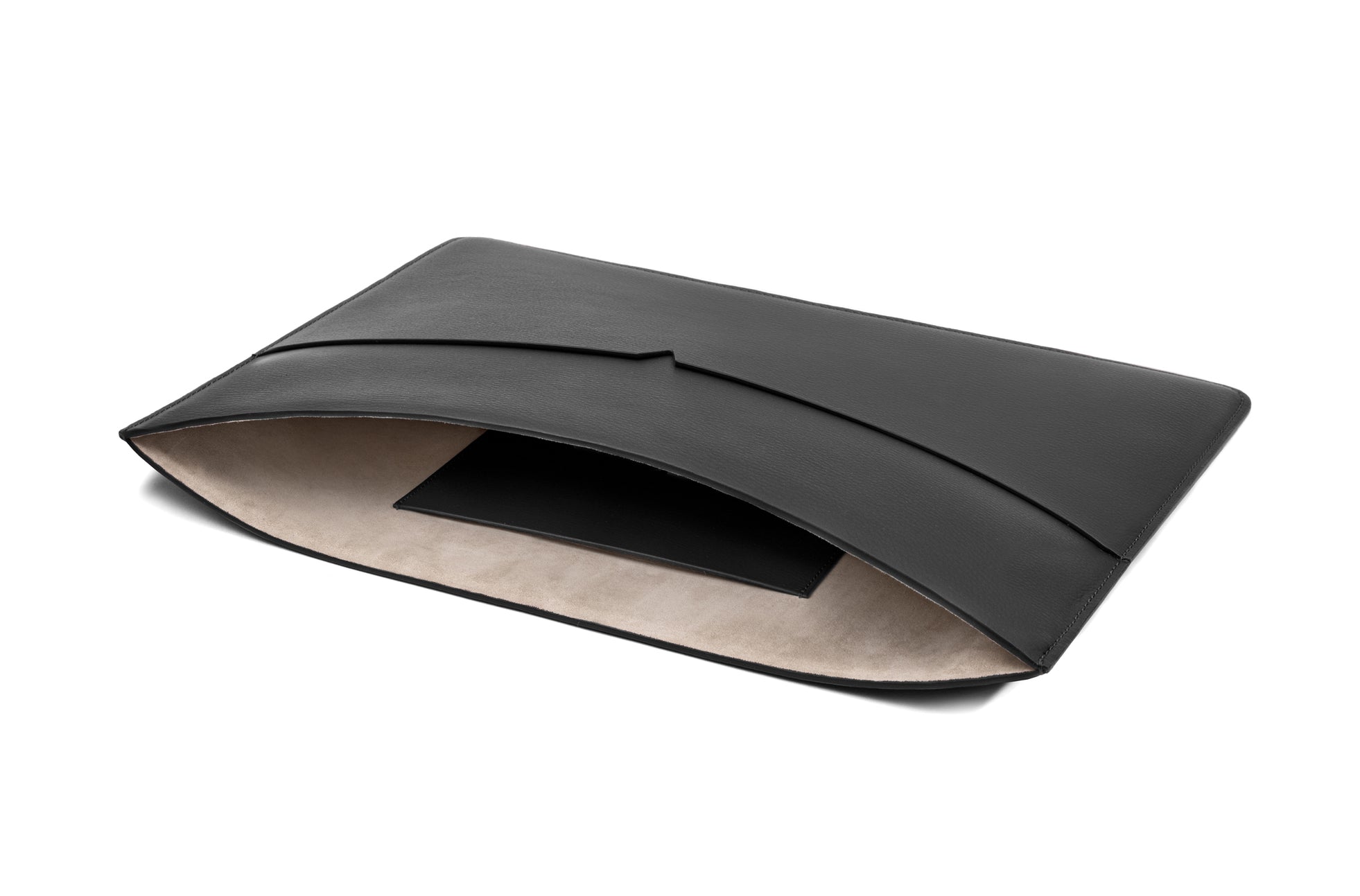 The MacBook Sleeve 13-inch in Technik-Leather in Black image 5