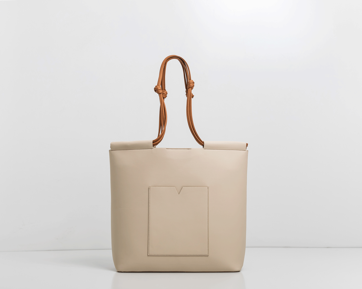 The Market Tote - Sample Sale in Technik in Oat and Caramel image 12