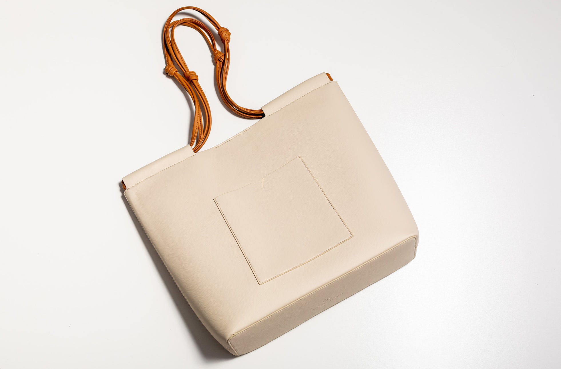 The Market Tote in Technik in Oat and Caramel image 10