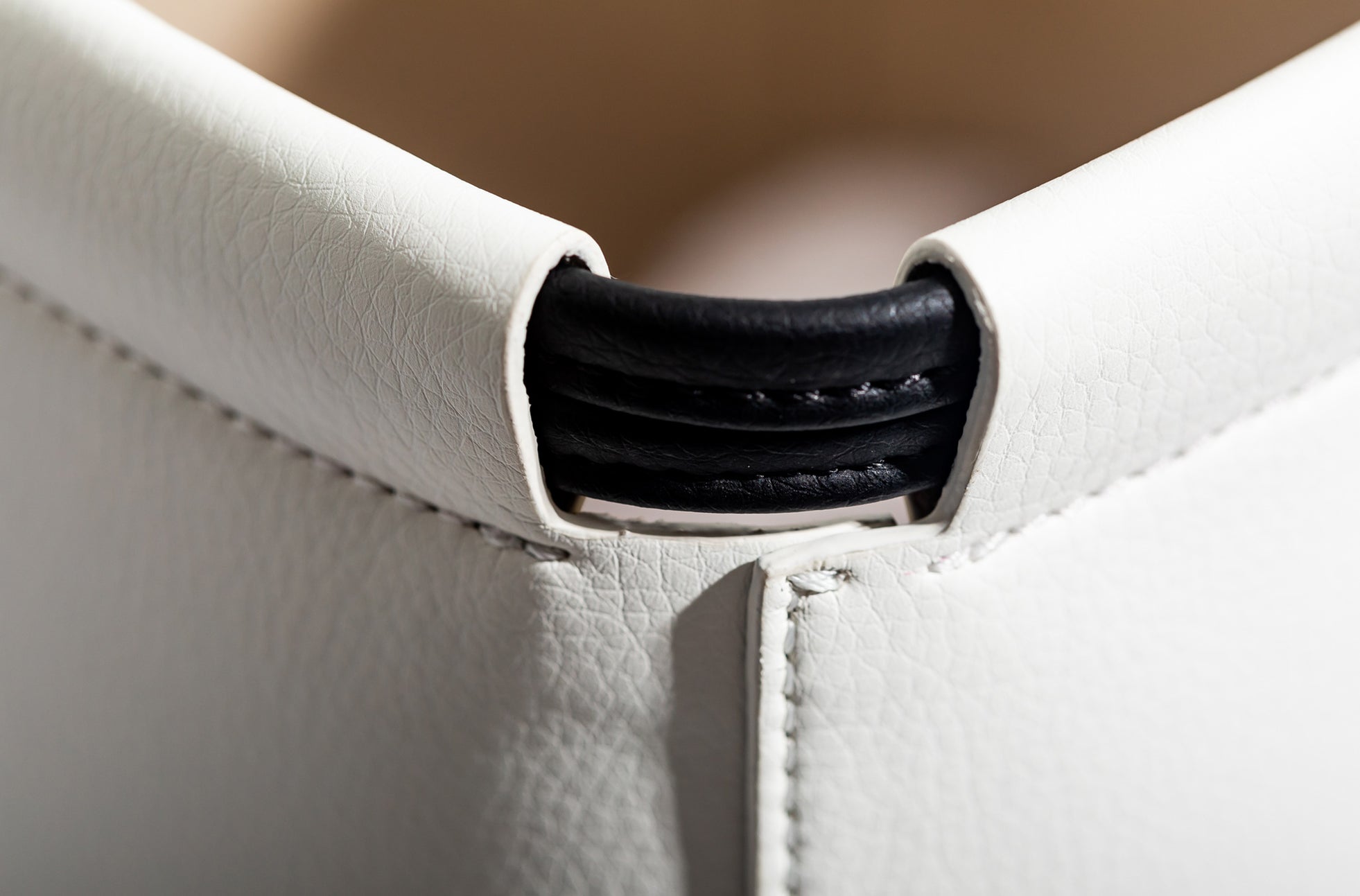 The Market Tote - Sample Sale in Technik in White and Black image 9