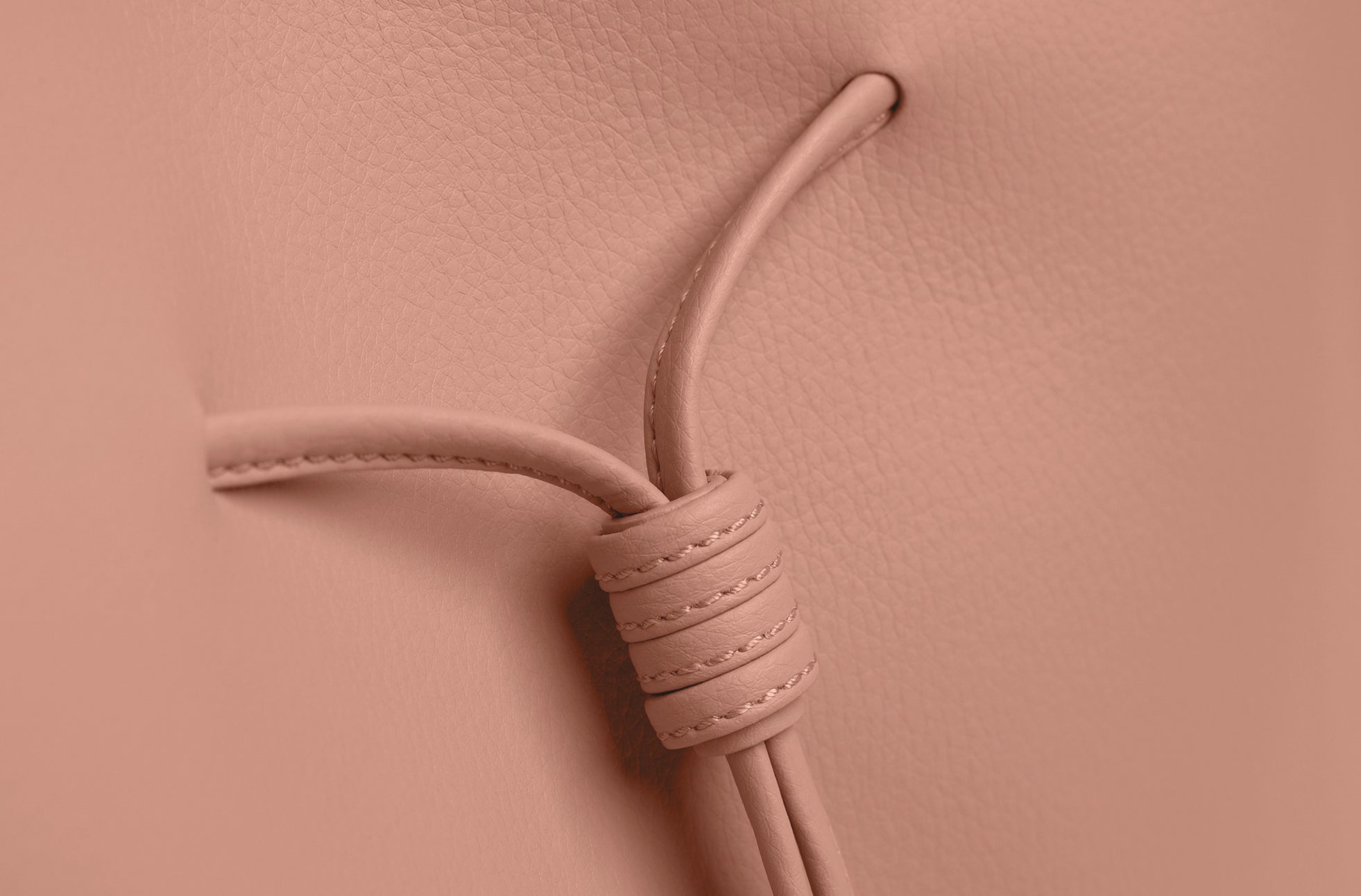 The Medium Shopper in Technik-Leather in Blush image 5