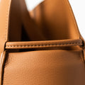 The Medium Shopper in Technik-Leather in Caramel image 8