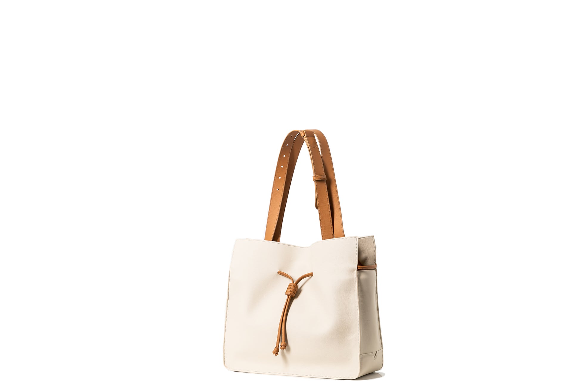 The Medium Shopper in Technik-Leather in Oat and Caramel image 13