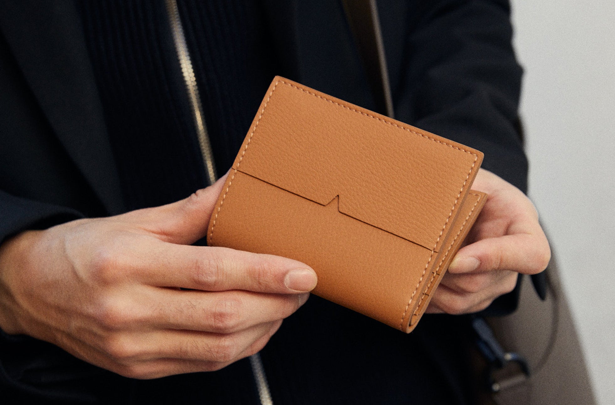 The Fold Wallet in Technik-Leather in Caramel image 2
