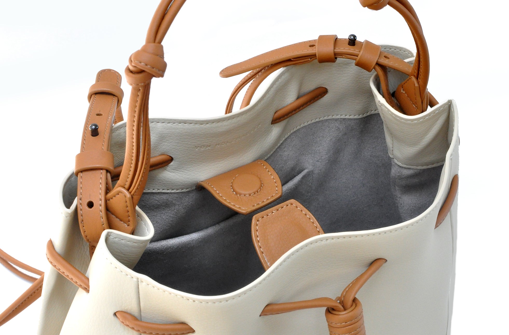 The Bucket Crossbody in Technik-Leather in Oat & Caramel image 5