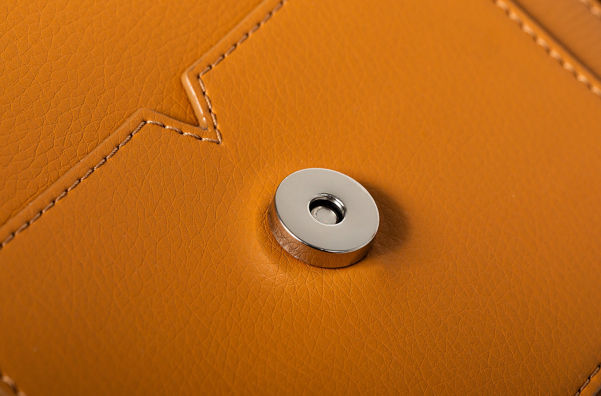 The Mini Handheld in Technik in Caramel image 9