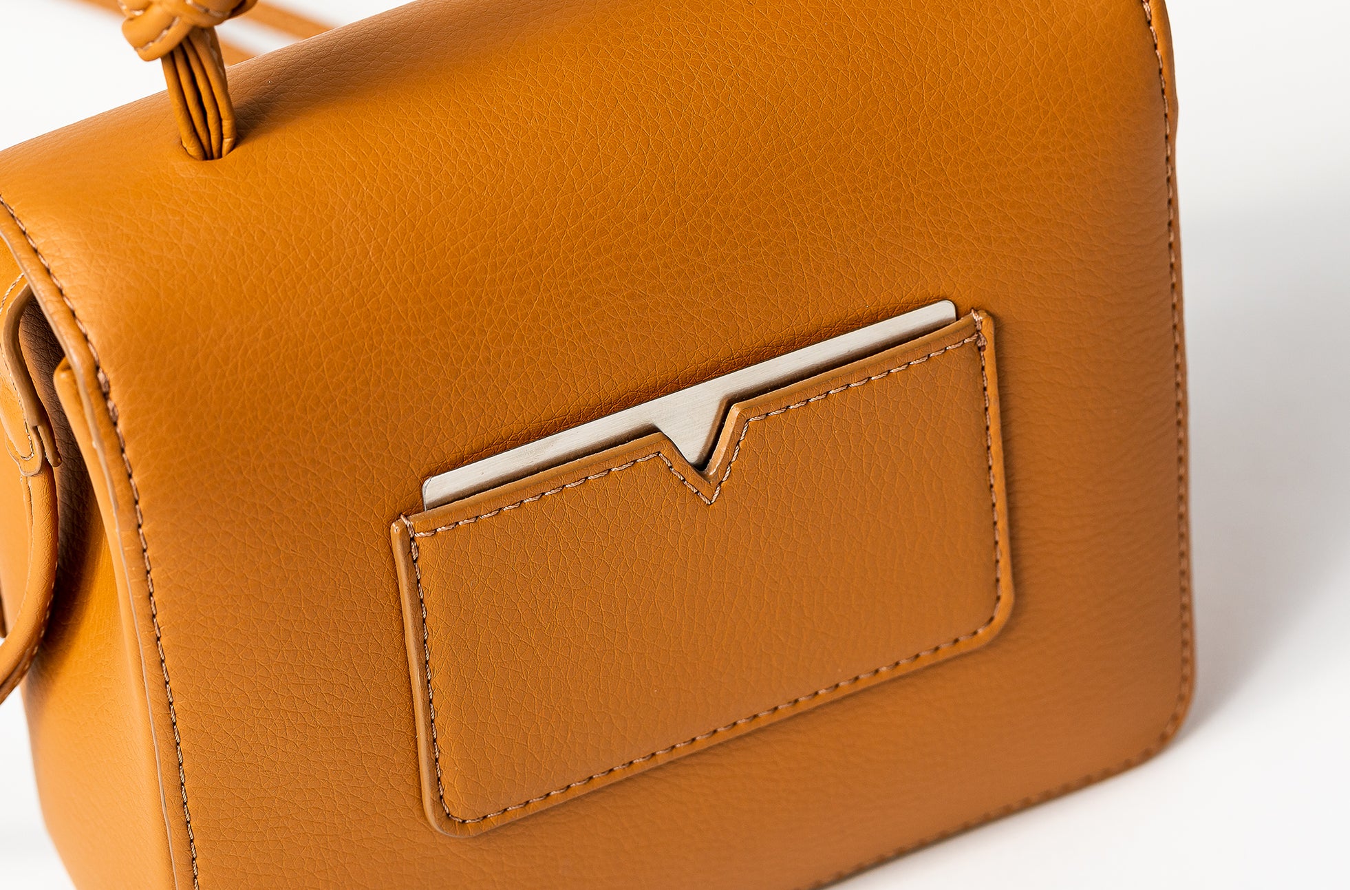 The Mini Handheld in Technik in Caramel image 10