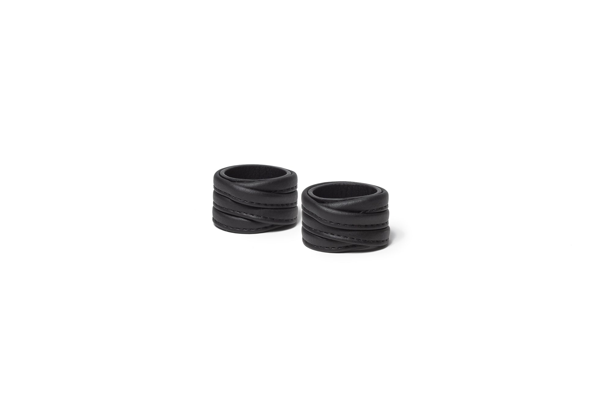 The Napkin Rings - Sample Sale in Technik-Leather in Black image 1