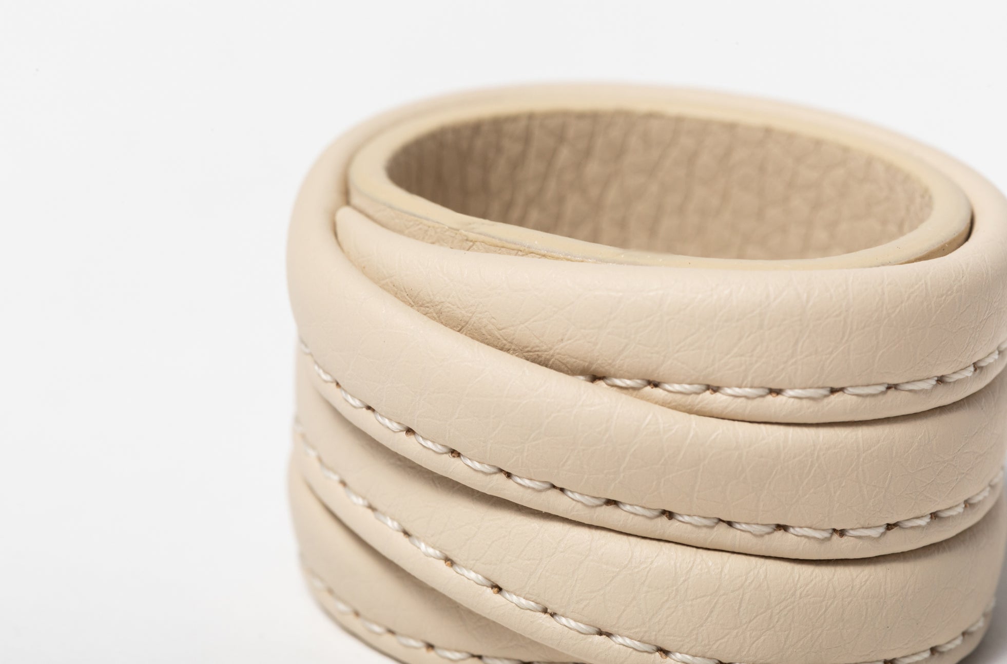 The Napkin Rings - Sample Sale in Technik-Leather in Oat image 4