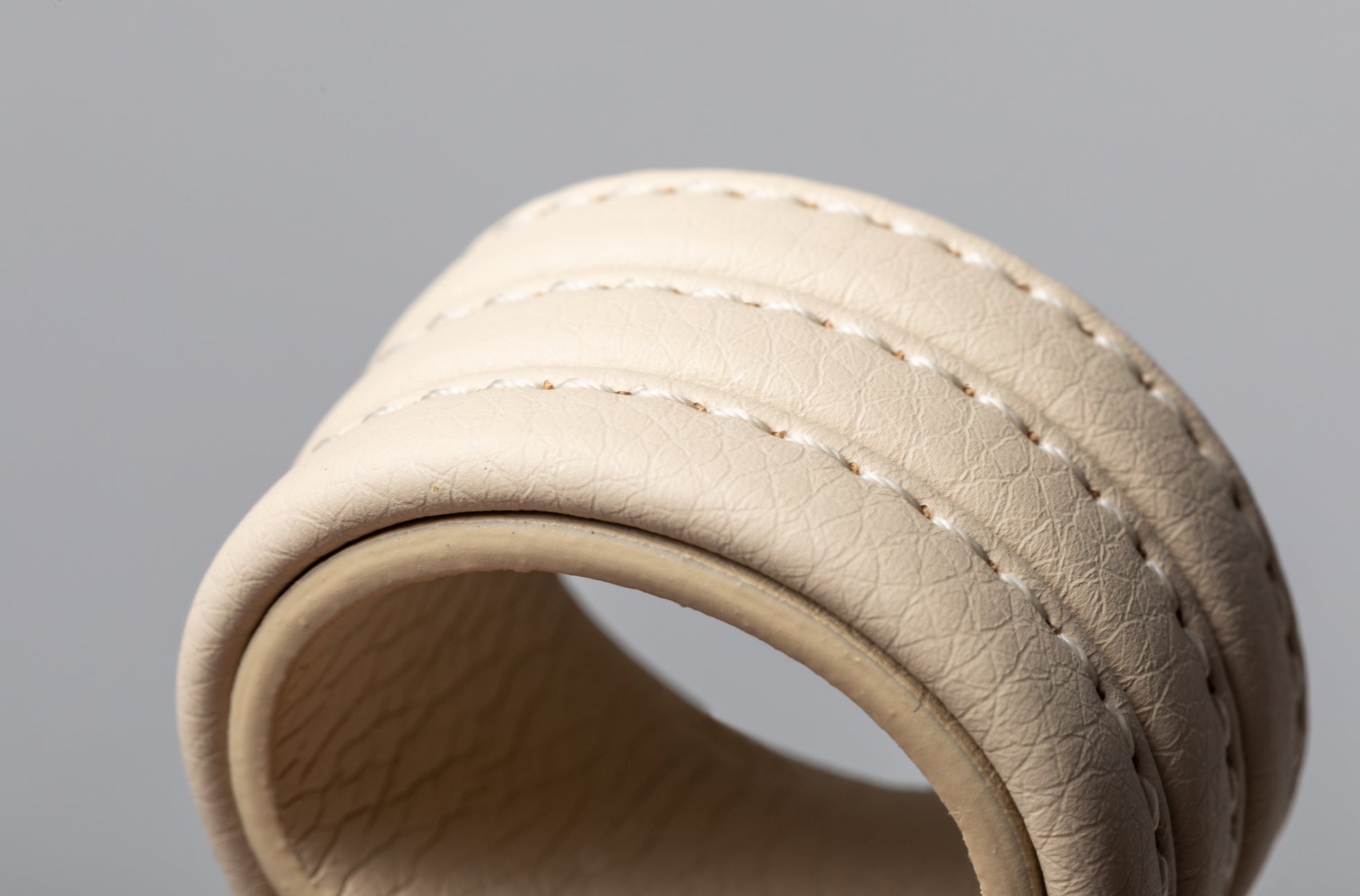 The Napkin Rings - Sample Sale in Technik-Leather in Oat image 5