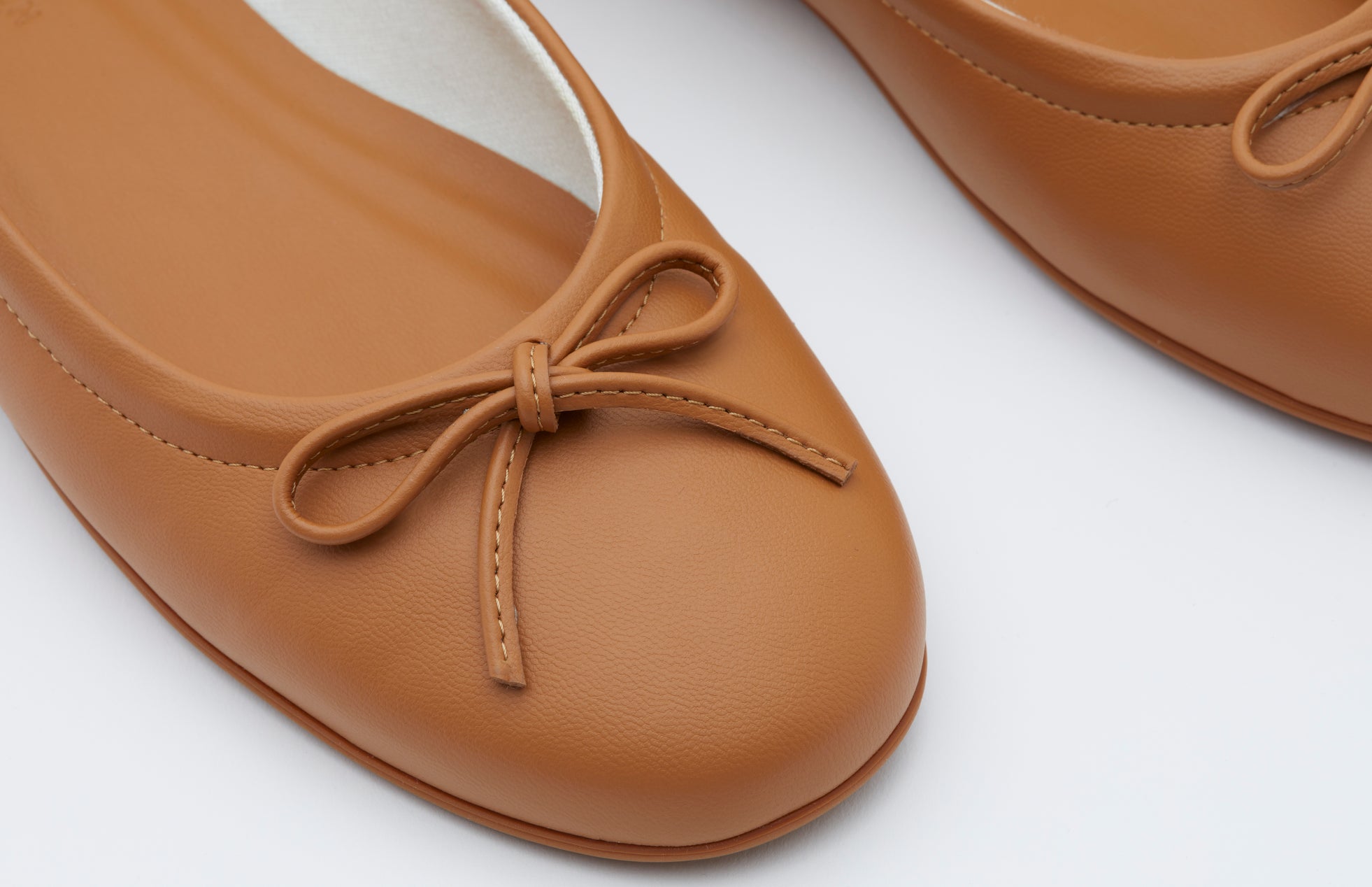 The Ballet Flat in Banbū Leather in Caramel image 9