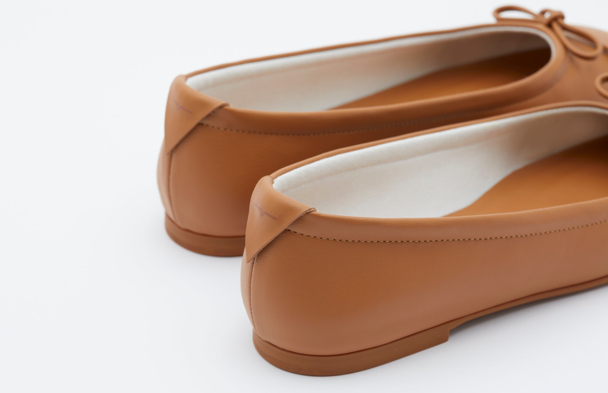 The Ballet Flat in Banbū Leather in Caramel image 10