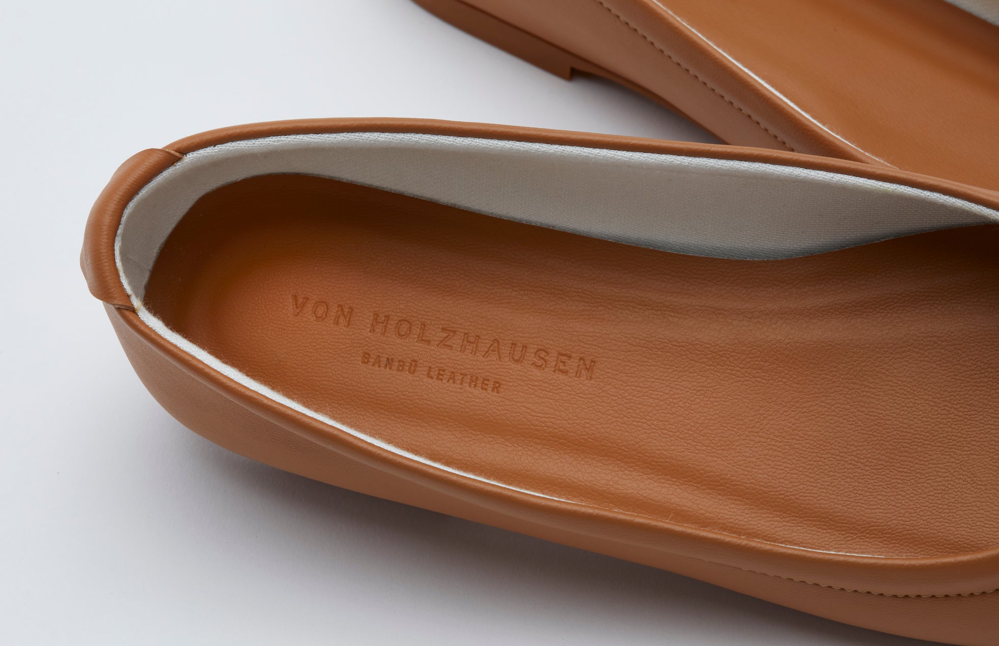 The Ballet Flat in Banbū Leather in Caramel image 11