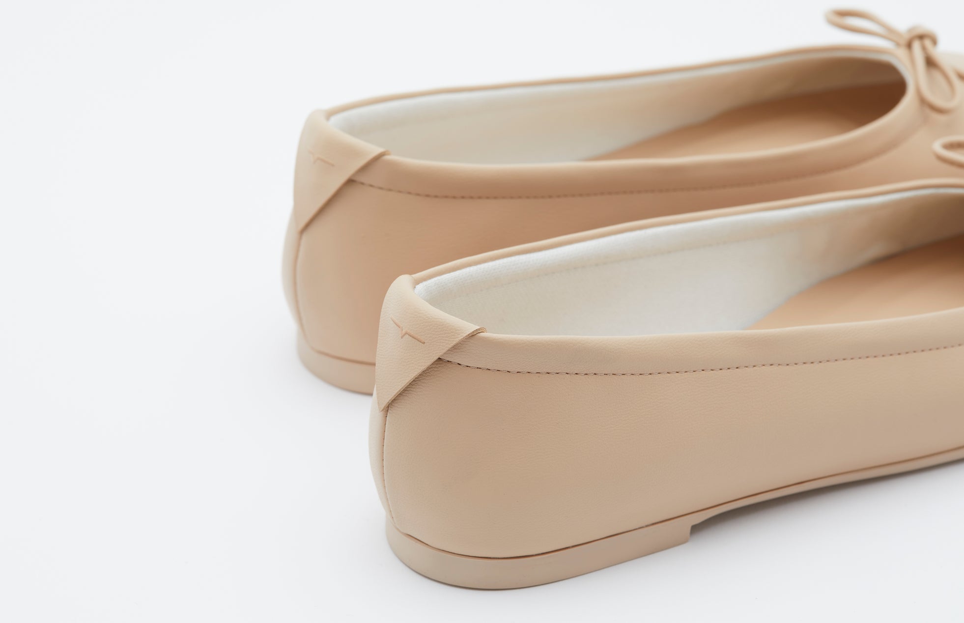 The Ballet Flat in Banbū Leather in Latte image 10