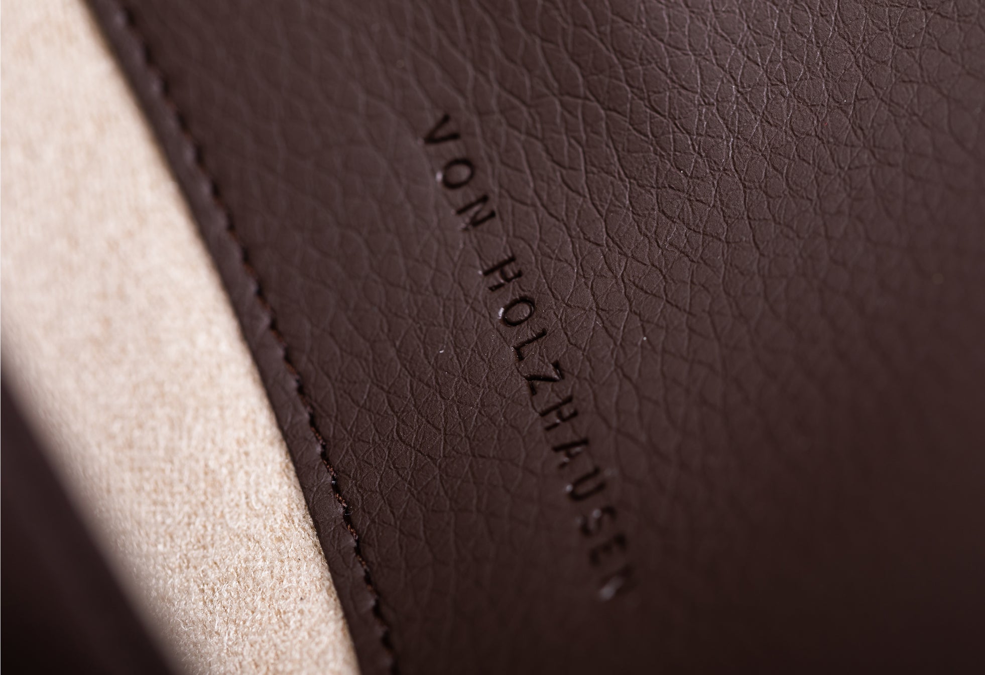 The Pouch in Technik in Taupe  image 8