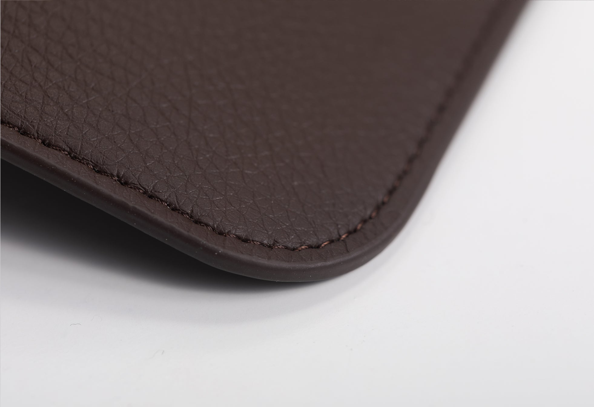 The Pouch in Technik in Taupe  image 9