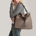 The Large Shopper - Sample Sale in Technik in Taupe + Black image 4
