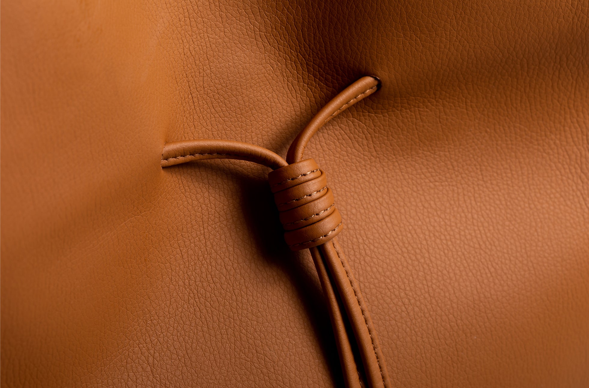 The Large Shopper in Technik-Leather in Caramel image 10