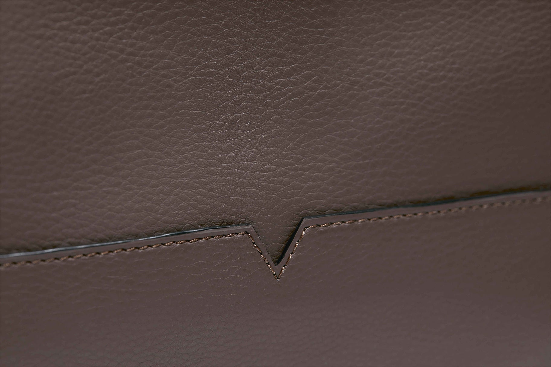 The Shoulder Bag in Banbū in Taupe image 9
