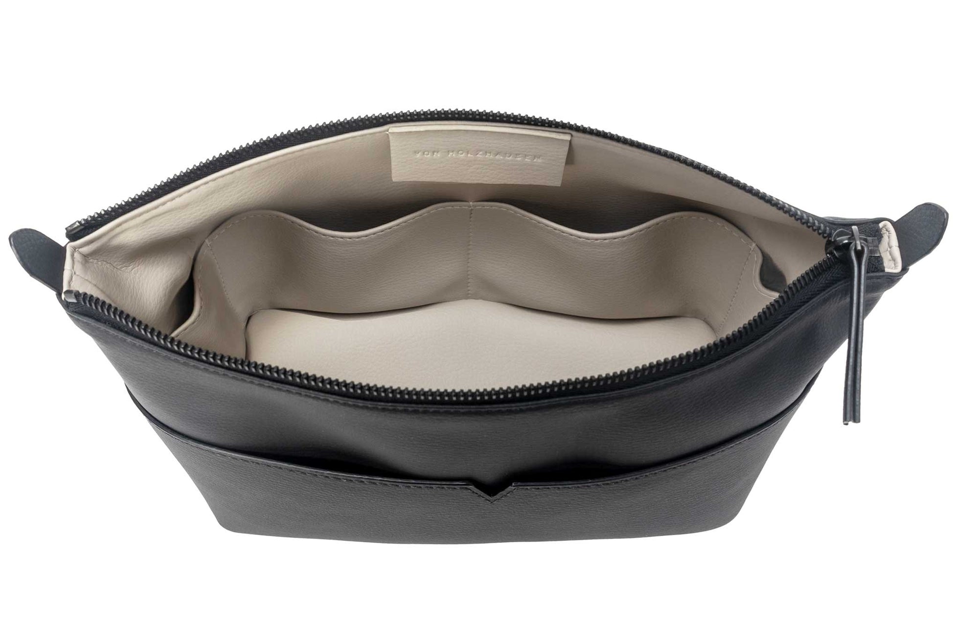 The Catch-All Pouch in Technik in Black image 7