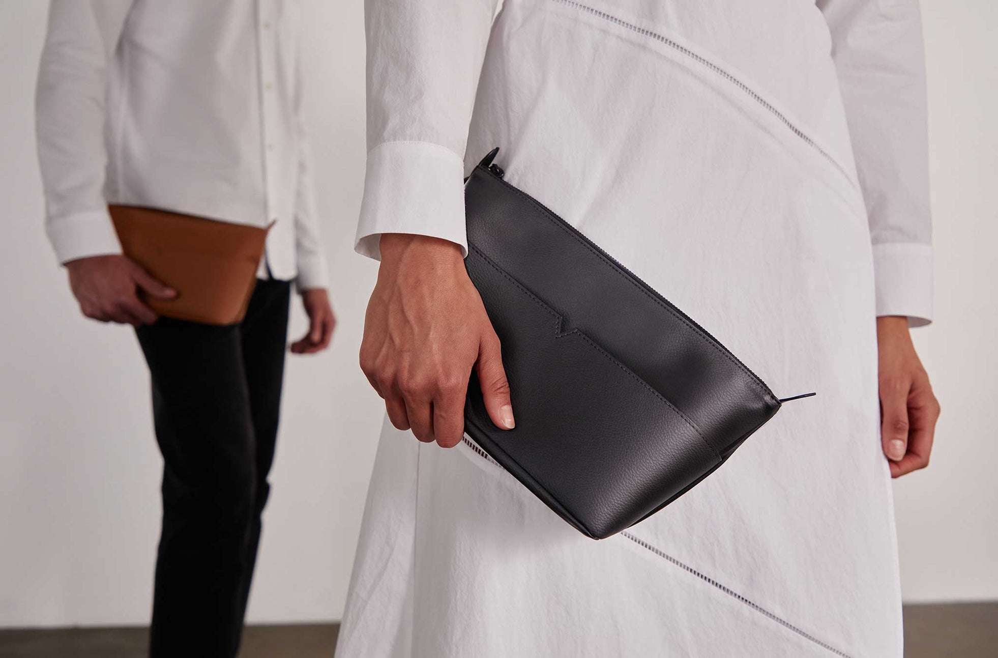 The Catch-All Pouch in Technik in Black image 2