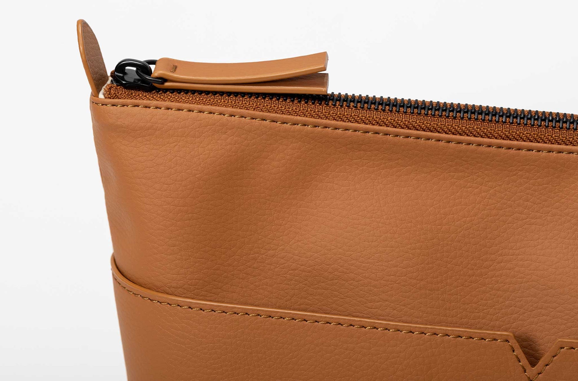 The Catch-All Pouch in Technik in Caramel image 5