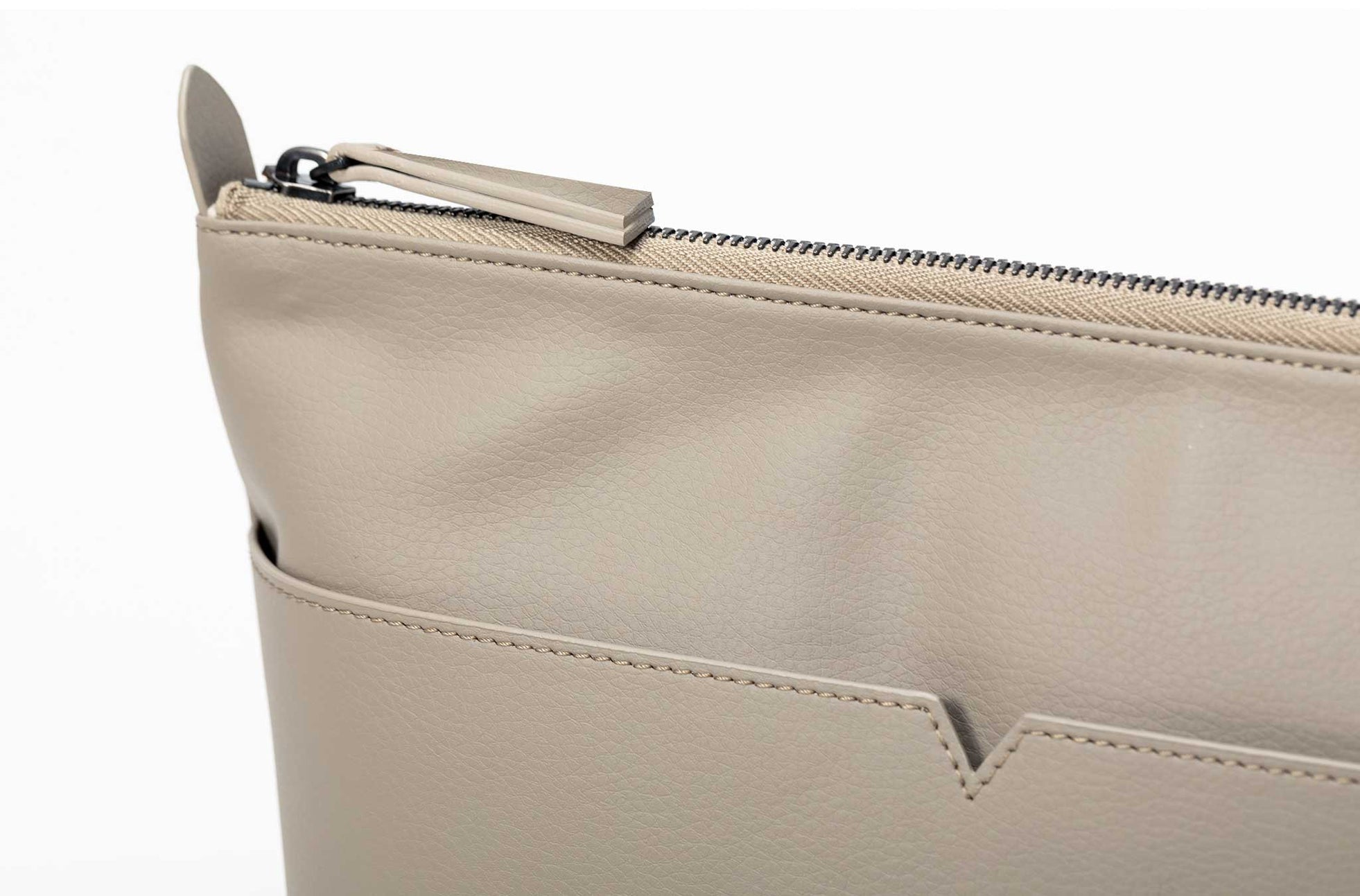 The Catch-All Pouch in Technik in Oat image 5