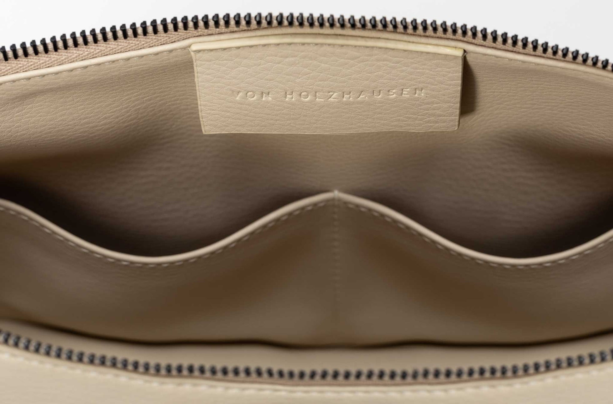 The Catch-All Pouch in Technik in Oat image 8