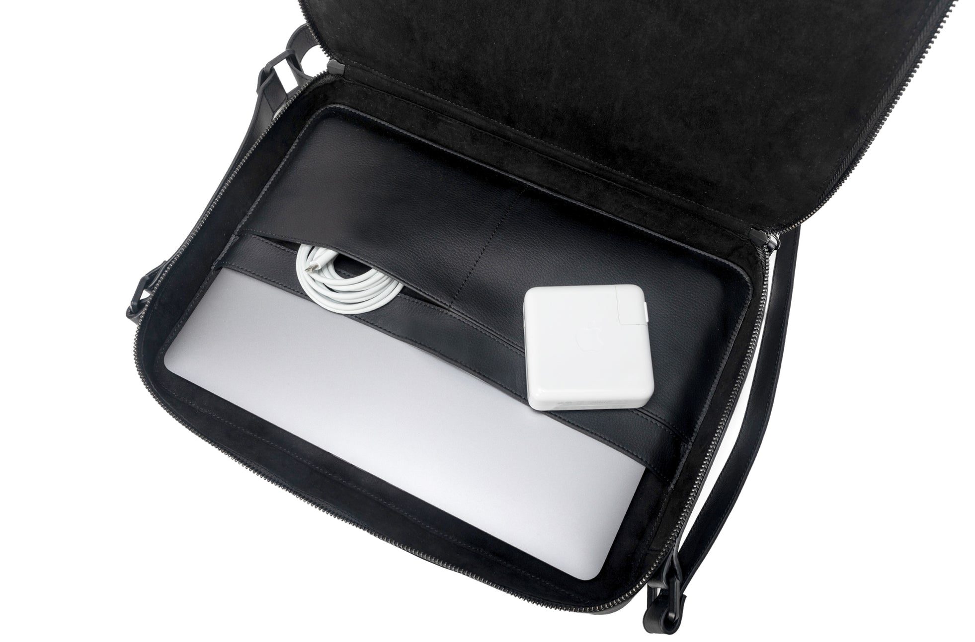 The Tech Messenger Bag in Technik in Black image 8