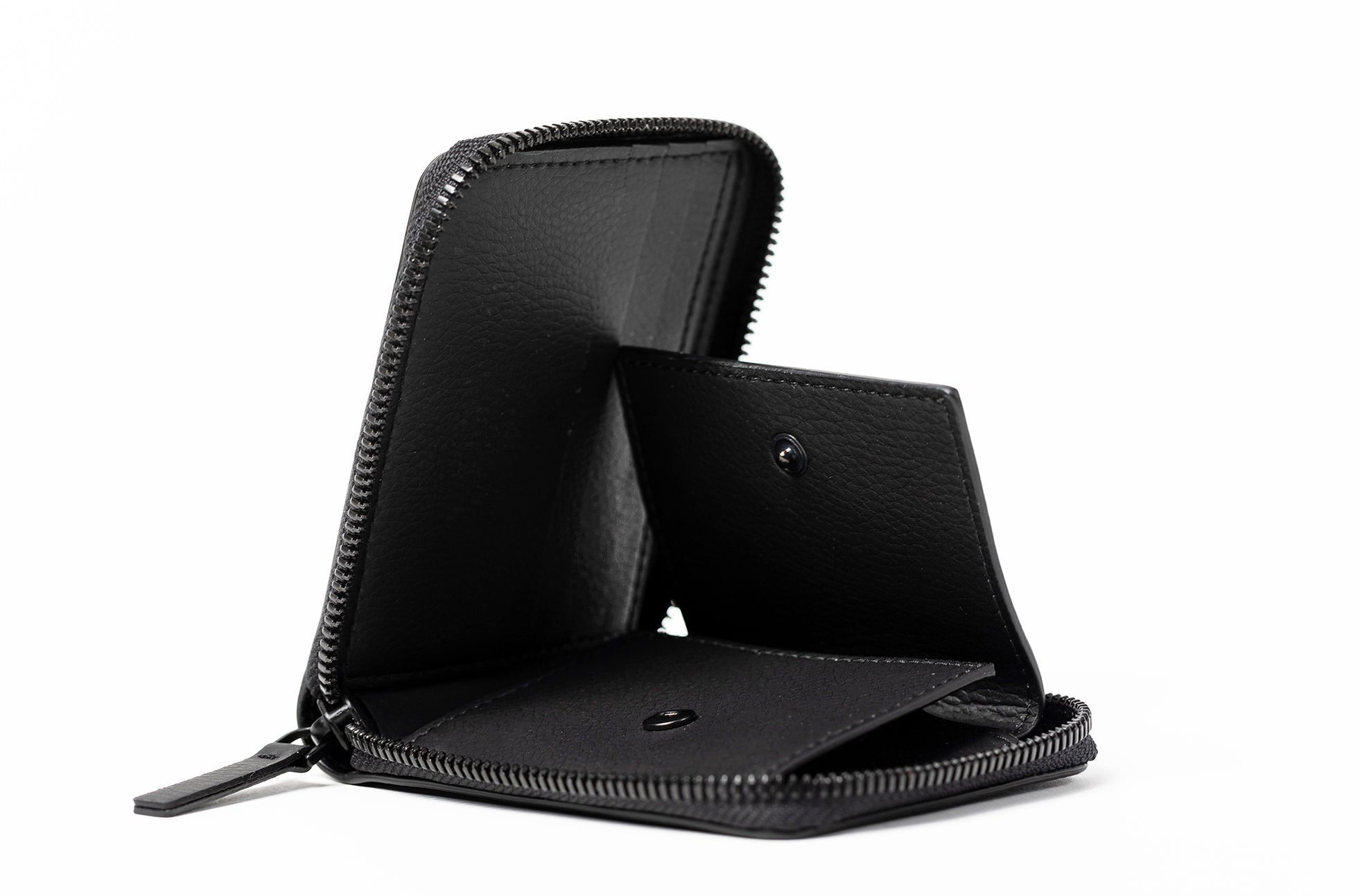 The Zip-Around Wallet in Technik-Leather in Black image 5