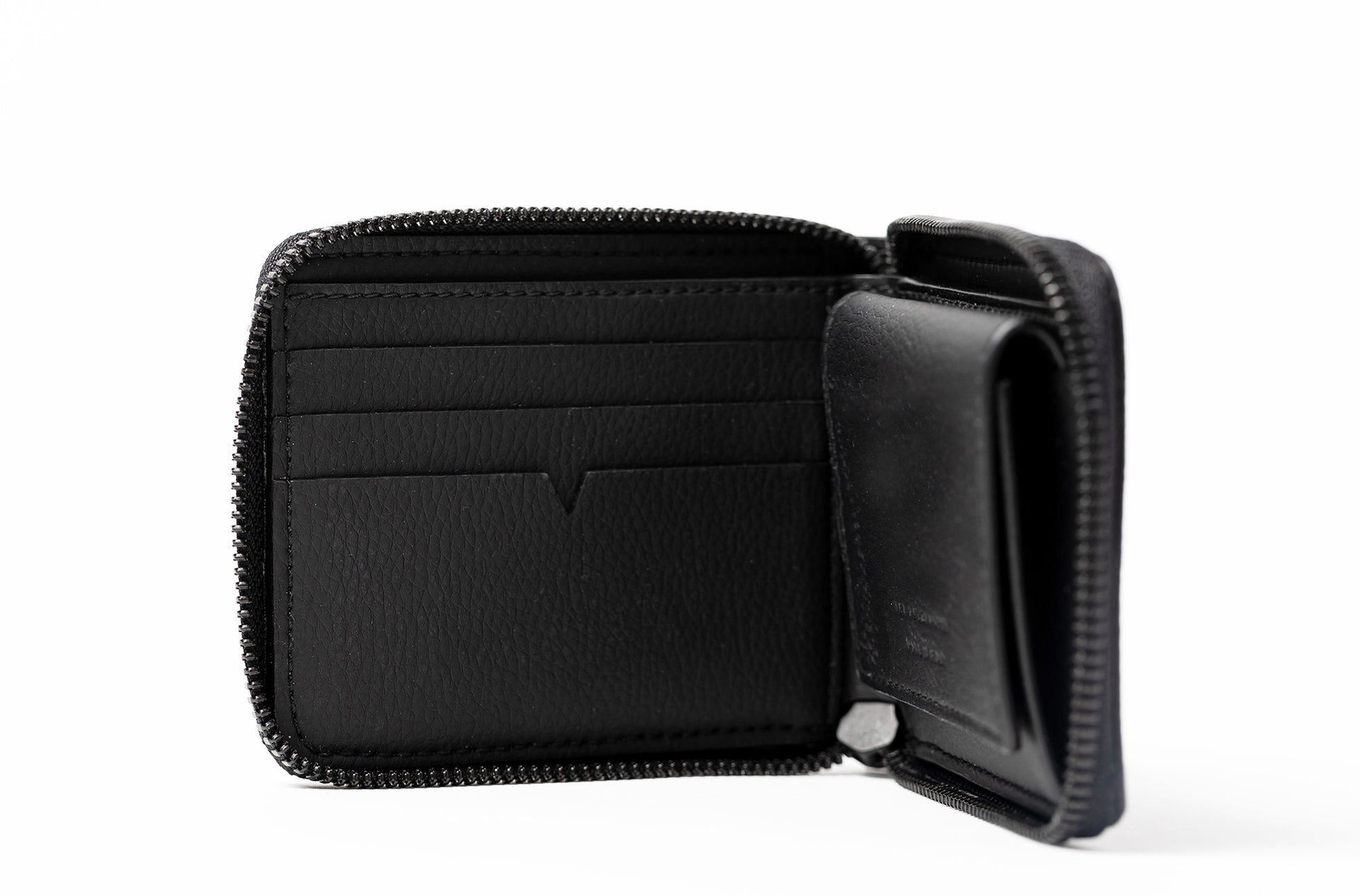 The Zip-Around Wallet in Technik in Black image 7