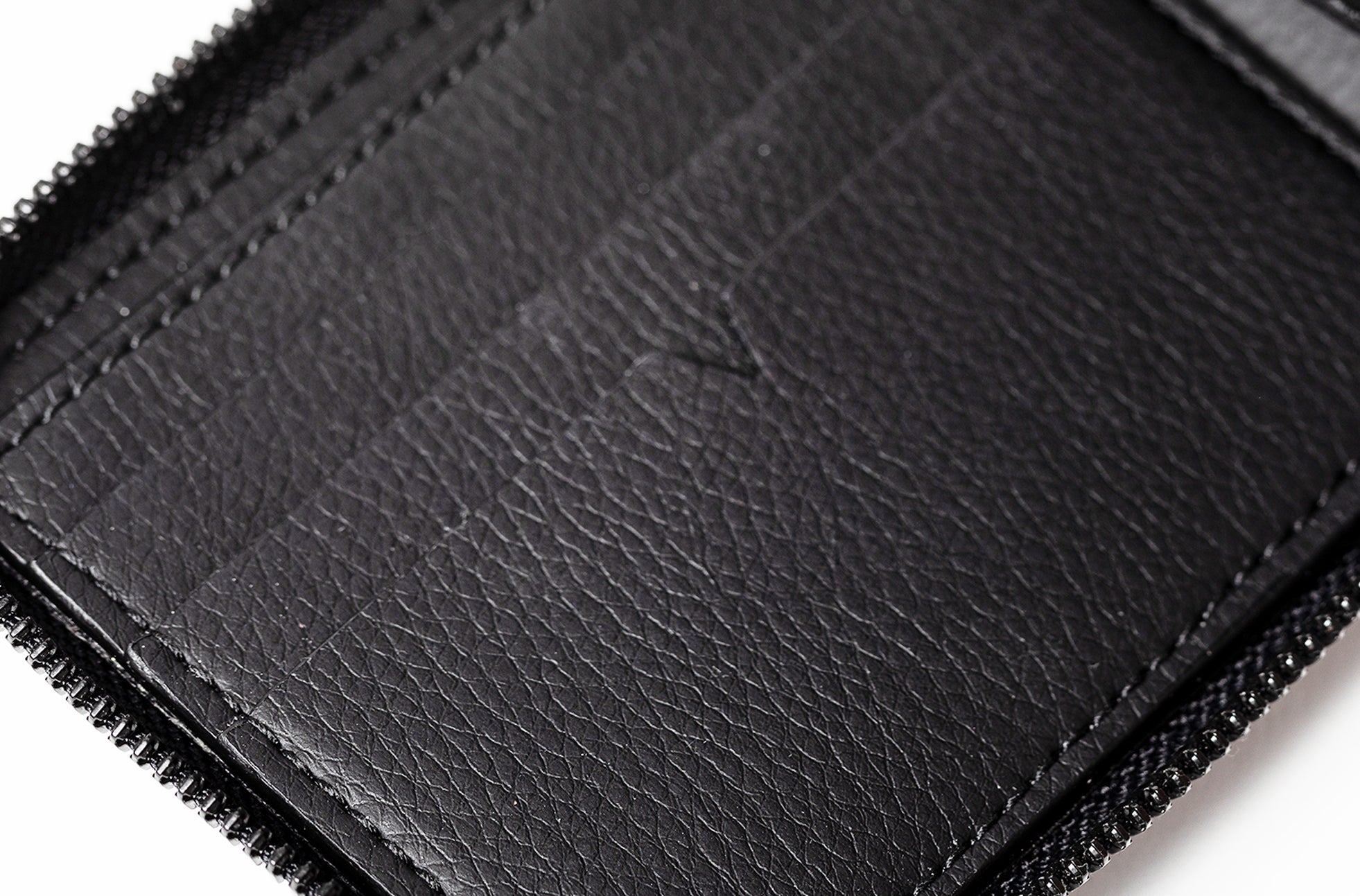 The Zip-Around Wallet in Technik-Leather in Black image 7