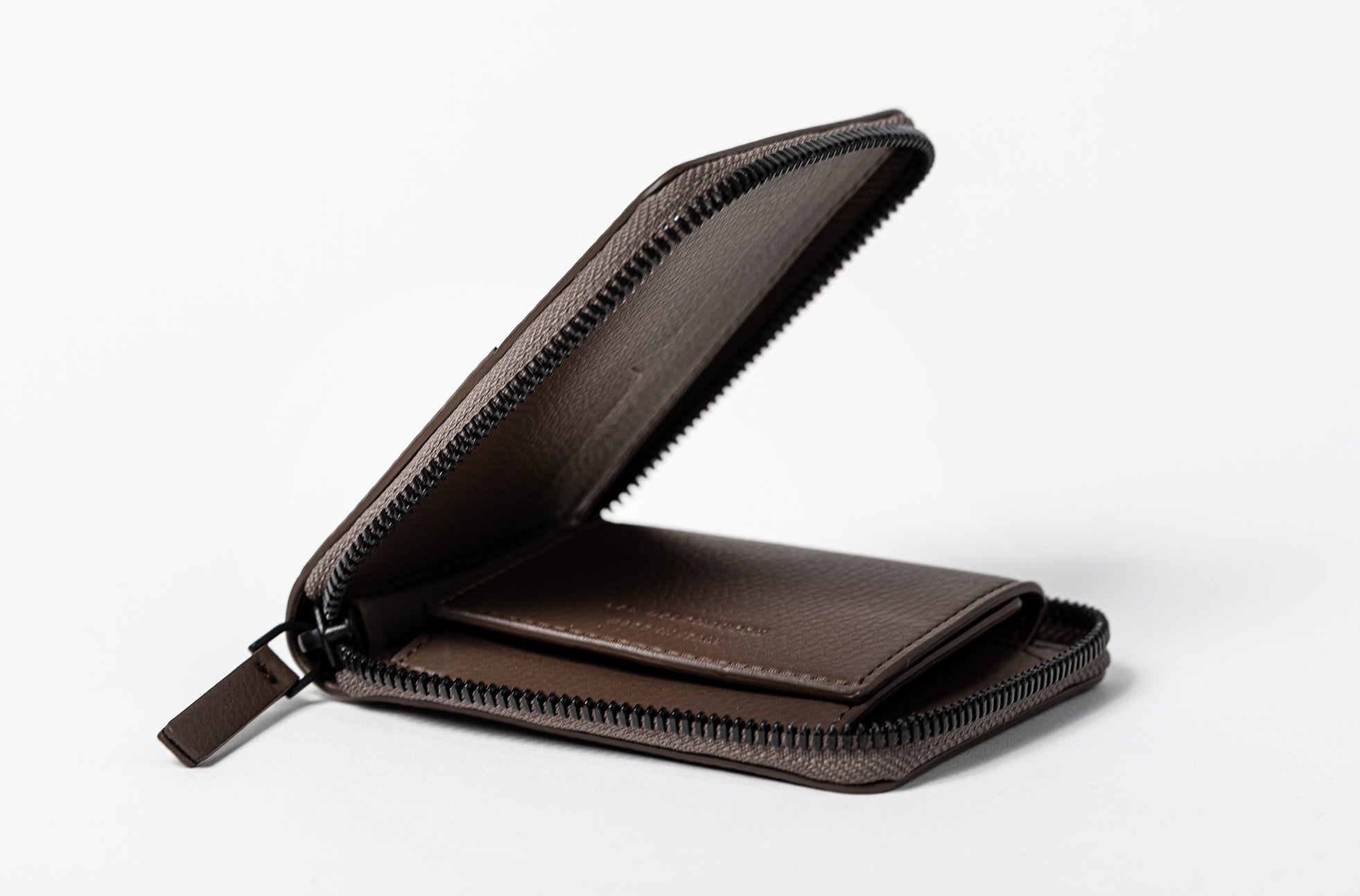 The Zip-Around Wallet in Technik in Taupe image 9