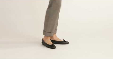 The Ballet Flat in Banbū Leather in Black video 19