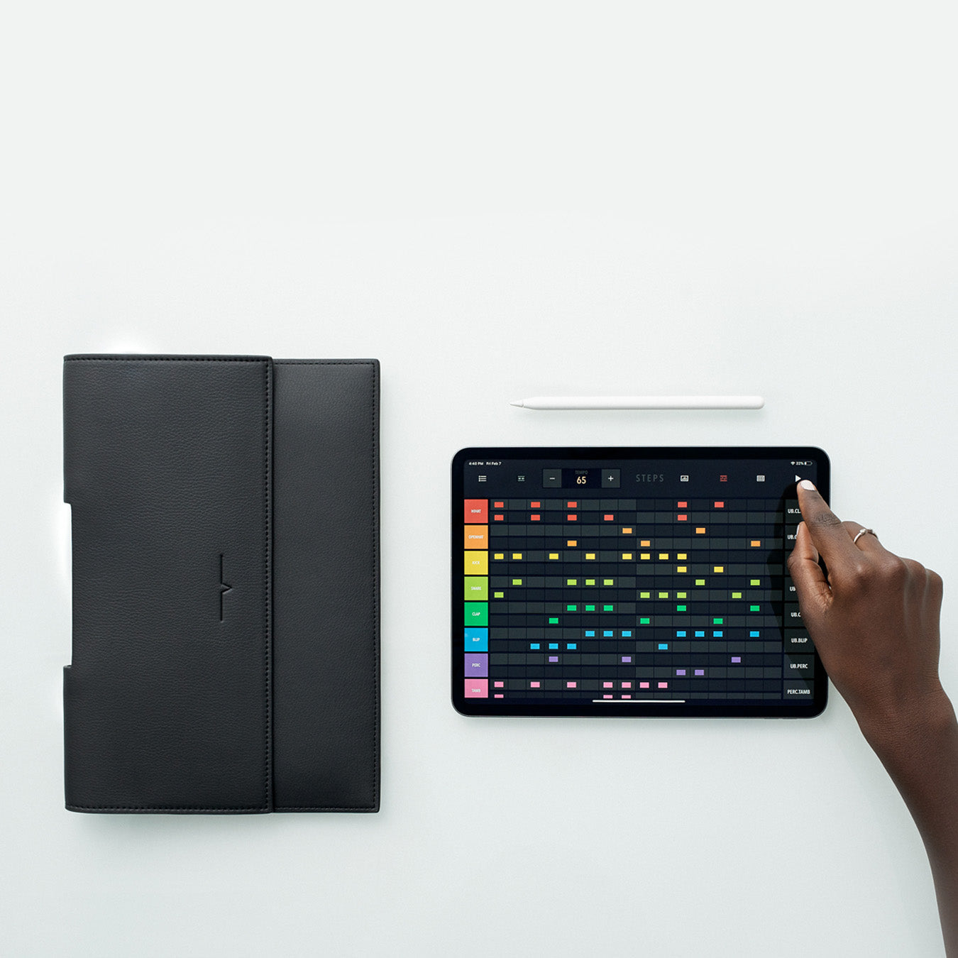 The iPad Portfolio 11-inch - Sample Sale in Technik in Black image 5