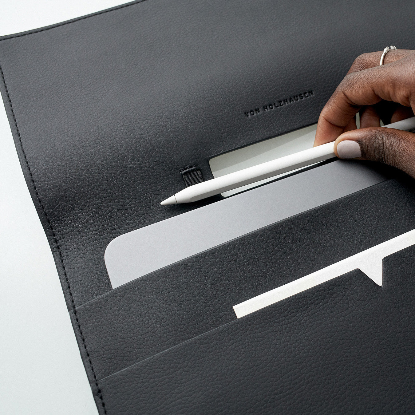 The iPad Portfolio 12.9-inch - Sample Sale in Technik-Leather in Black image 4